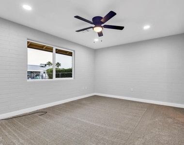 10602 W Cumberland Drive - Photo Thumbnail 16