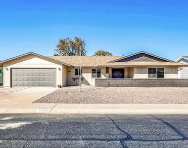 10602 W Cumberland Drive - Photo Thumbnail 1