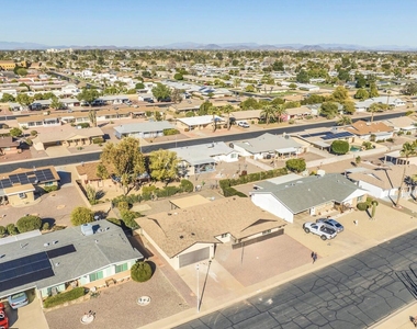 10602 W Cumberland Drive - Photo Thumbnail 27