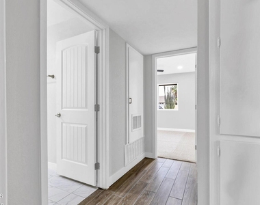 10602 W Cumberland Drive - Photo Thumbnail 13