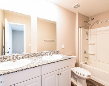 8764 W Reventon Drive - Photo Thumbnail 9
