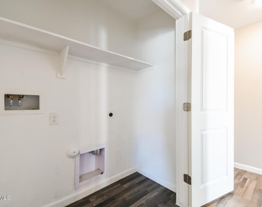 8764 W Reventon Drive - Photo Thumbnail 15