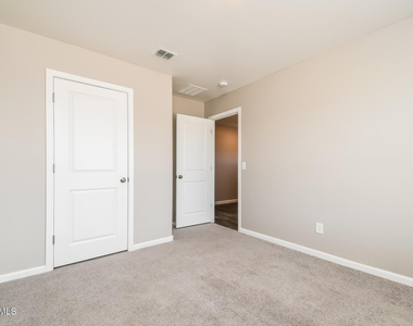 8764 W Reventon Drive - Photo Thumbnail 13