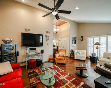 7720 N Pinesview Drive - Photo Thumbnail 6