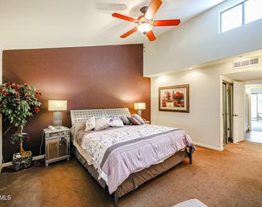 7720 N Pinesview Drive - Photo Thumbnail 12