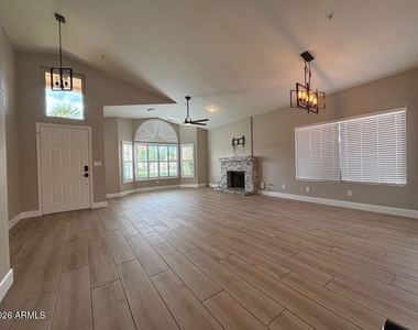 12895 N 95th Way - Photo Thumbnail 1