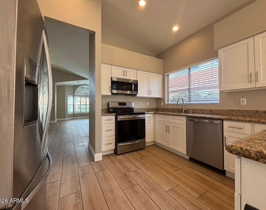 12895 N 95th Way - Photo Thumbnail 8