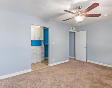 1881 E Palmcroft Drive - Photo Thumbnail 9