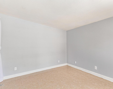 1881 E Palmcroft Drive - Photo Thumbnail 17