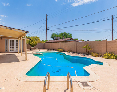 1881 E Palmcroft Drive - Photo Thumbnail 21