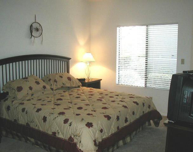 9600 N 96th Street - Photo Thumbnail 4