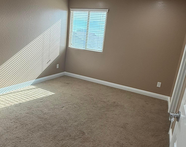 10743 W Desert Elm Lane - Photo Thumbnail 32