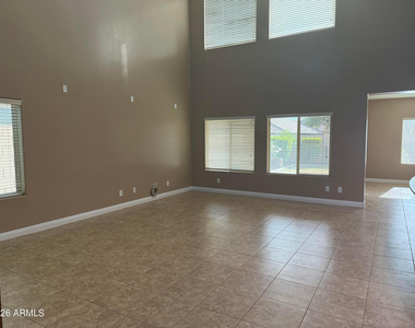 10743 W Desert Elm Lane - Photo Thumbnail 12