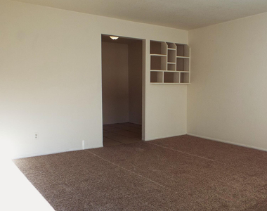 6713 W Palmaire Avenue - Photo Thumbnail 9
