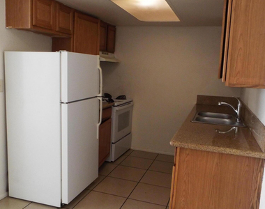 6713 W Palmaire Avenue - Photo Thumbnail 14