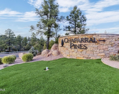 805 N Grapevine Circle - Photo Thumbnail 16