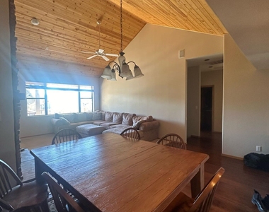 805 N Grapevine Circle - Photo Thumbnail 5