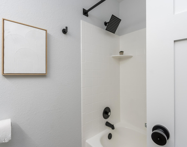 5704 E Aire Libre Avenue - Photo Thumbnail 57