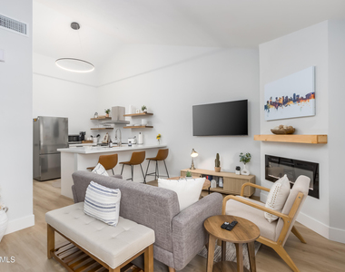 5704 E Aire Libre Avenue - Photo Thumbnail 3