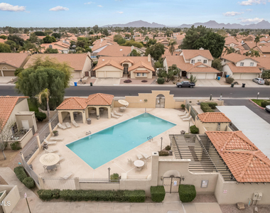 5704 E Aire Libre Avenue - Photo Thumbnail 9