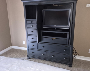 702 S 79th Place - Photo Thumbnail 16