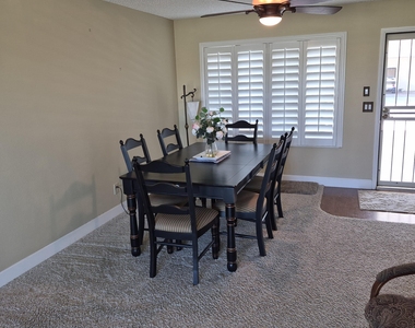 702 S 79th Place - Photo Thumbnail 11