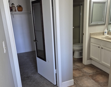 702 S 79th Place - Photo Thumbnail 20