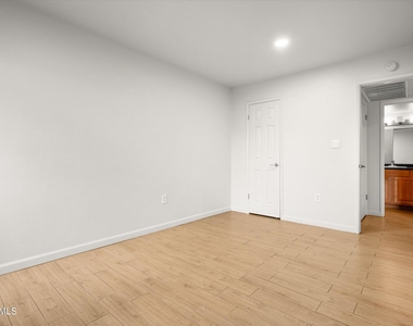5877 N Granite Reef Road - Photo Thumbnail 17