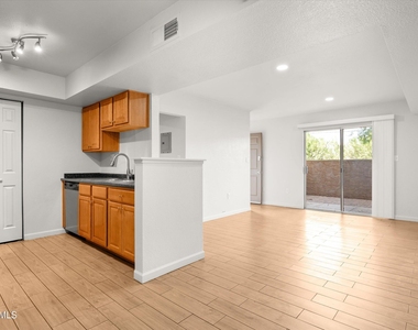 5877 N Granite Reef Road - Photo Thumbnail 9