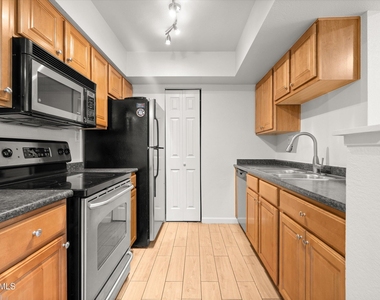5877 N Granite Reef Road - Photo Thumbnail 6