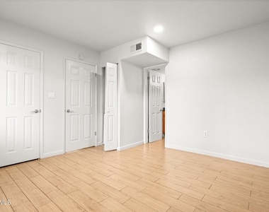 5877 N Granite Reef Road - Photo Thumbnail 12