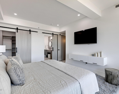 7157 E Rancho Vista Drive - Photo Thumbnail 15