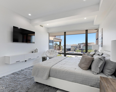 7157 E Rancho Vista Drive - Photo Thumbnail 14