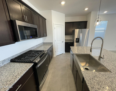 37014 W Prado Street - Photo Thumbnail 10