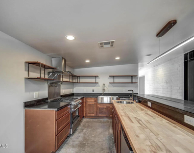 1612 E Gaylon Drive - Photo Thumbnail 11