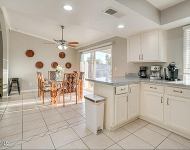 9819 N 67th Drive - Photo Thumbnail 8