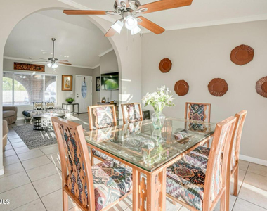 9819 N 67th Drive - Photo Thumbnail 11
