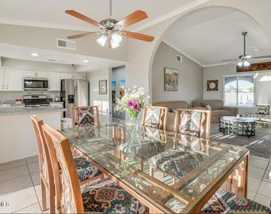 9819 N 67th Drive - Photo Thumbnail 7