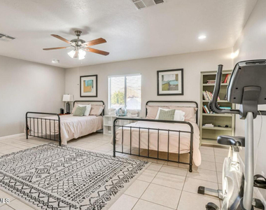 9819 N 67th Drive - Photo Thumbnail 12
