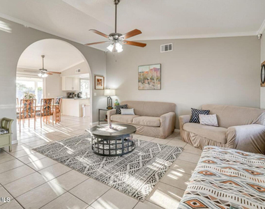 9819 N 67th Drive - Photo Thumbnail 3