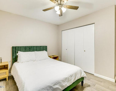 14236 N 23rd Street - Photo Thumbnail 18
