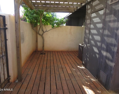 1450 E Bethany Home Road - Photo Thumbnail 13