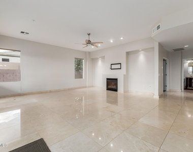 10872 E Raintree Drive - Photo Thumbnail 12