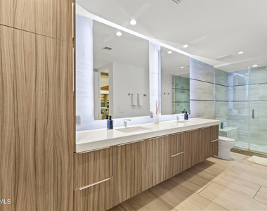 6834 N 72nd Place - Photo Thumbnail 29
