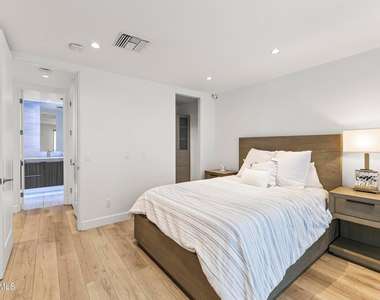 6834 N 72nd Place - Photo Thumbnail 44