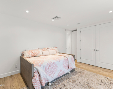 6834 N 72nd Place - Photo Thumbnail 41