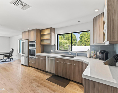 6834 N 72nd Place - Photo Thumbnail 15