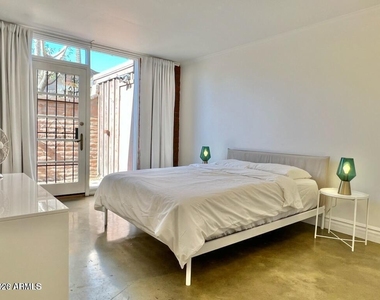 3022 N 32nd Street - Photo Thumbnail 11