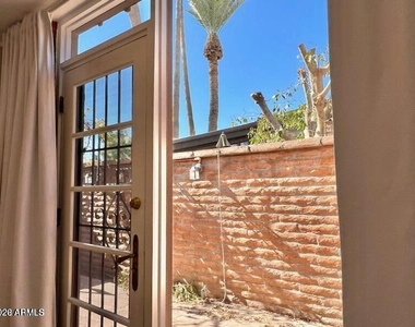 3022 N 32nd Street - Photo Thumbnail 10