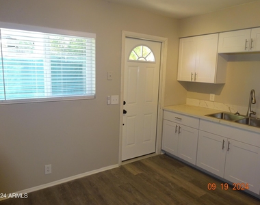 341 E Vogel Avenue - Photo Thumbnail 1